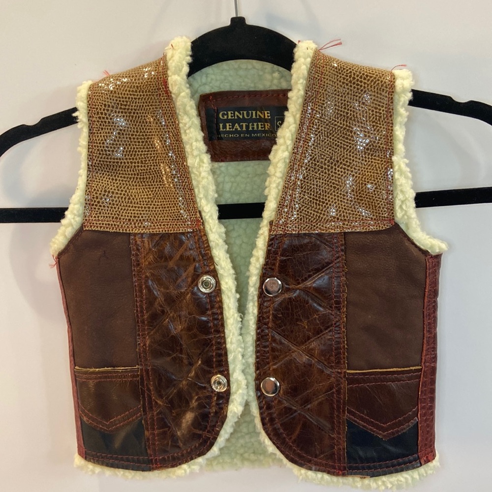 Leather vest for toddler snap buttons pockets brown and pebbled, Sherpa lining